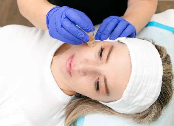 We provide AquaGold facials in Mississauga. Contact us for more details!